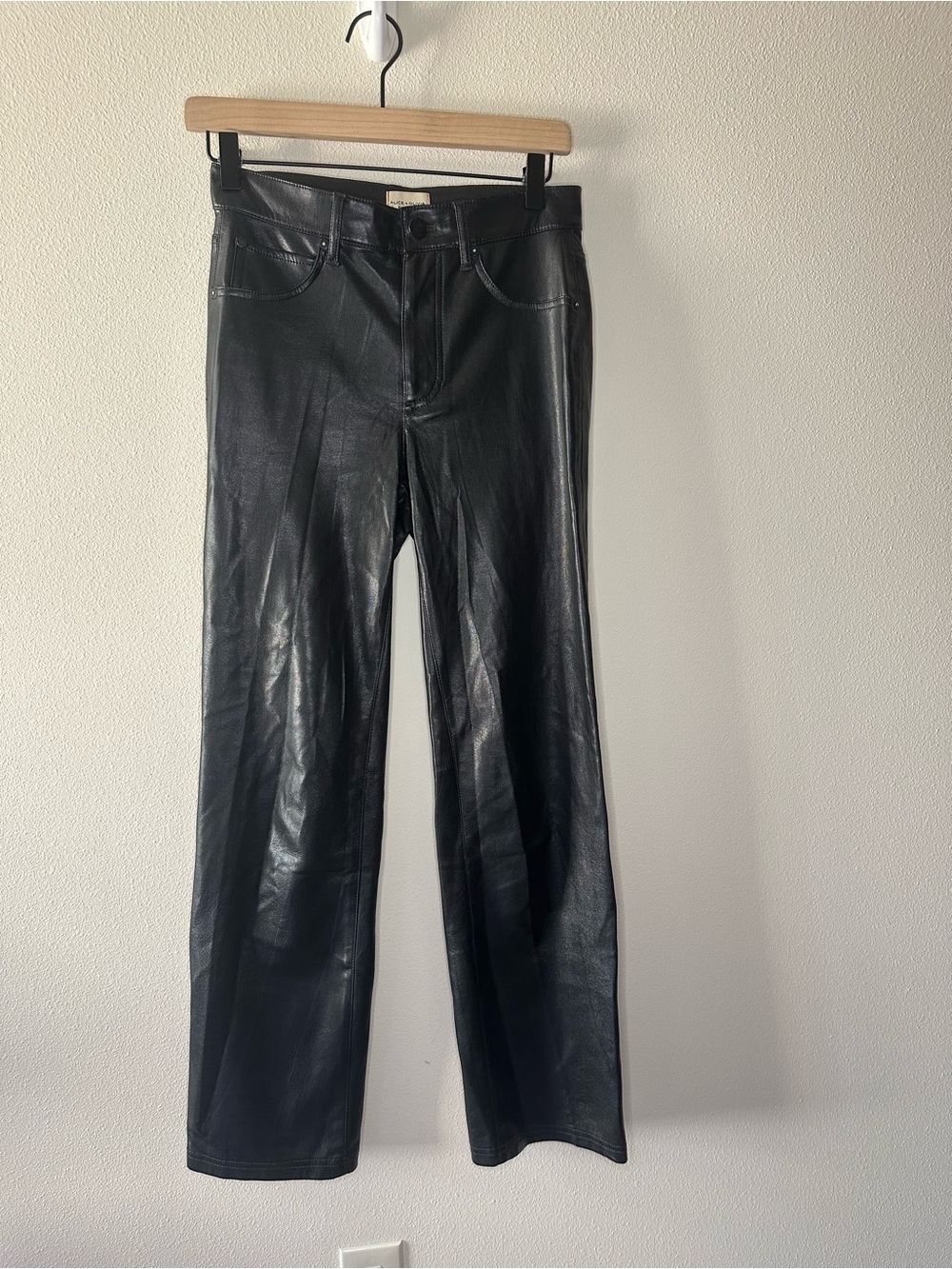 Alice + Olivia AMAZING VEGAN LEATHER BOYFRIEND PANT black size 25 - Picture 2 of 9